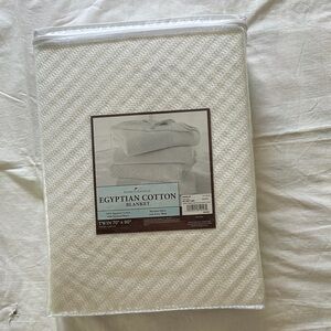 Egyptian Cotton Blanket in Cream Twin Size